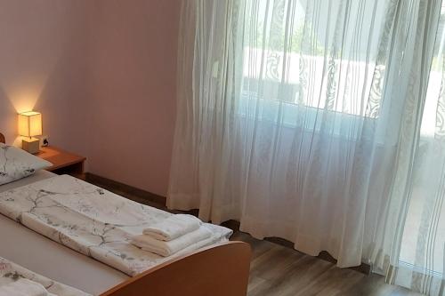 Double Room with Balcony image 3