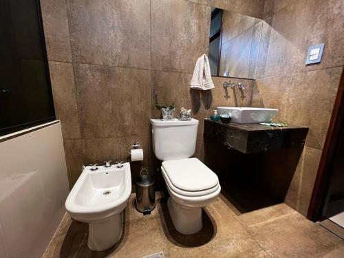 Shower, Elegancia y tranquilidad en barrio privilegiado de Jujuy in Barrio Bajo la Vina