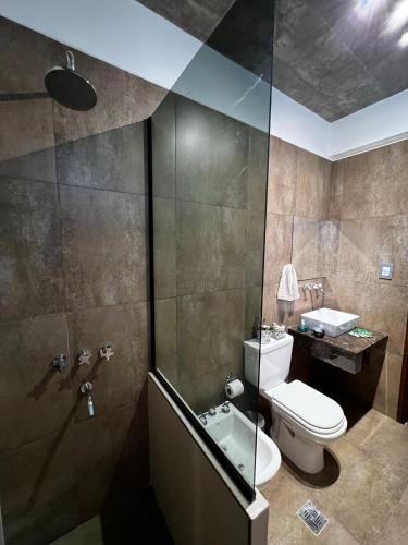 Shower, Elegancia y tranquilidad en barrio privilegiado de Jujuy in Barrio Bajo la Vina