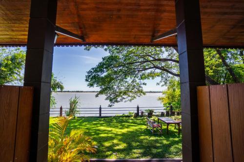 B&B Champasak - Nakorn River View - Bed and Breakfast Champasak