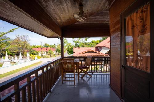 Nakorn River View Guesthouse, Restaurant and Caf`e in Champasak
