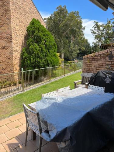 Coconuts - 3 bedroom 3 bathroom townhouse with tennis court, Nelson Bay (photo 10)