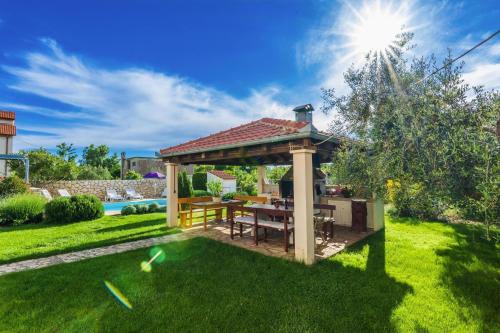 Apartment in Nin with Pool near the Beach, Zaton (foto 3)