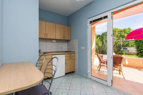 Apartment in Nin with Pool near the Beach, Zaton (foto 8)