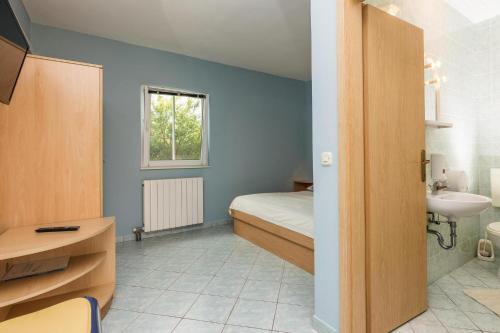 Apartment in Nin with Pool near the Beach, Zaton (foto 5)