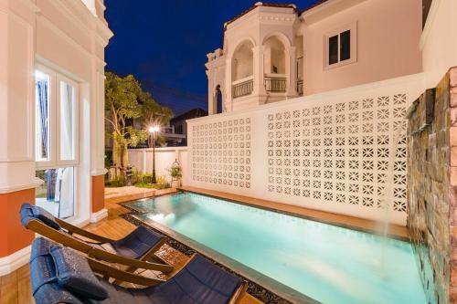 Phuket's unique Sino-style villa with private pool – khách sạn tại Pa klok