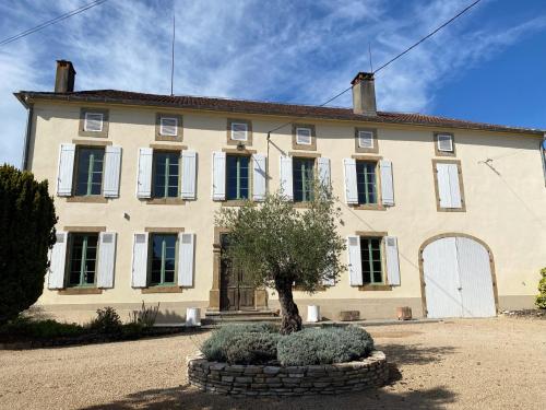 Large House near Marciac & Heated Salt Water Pool