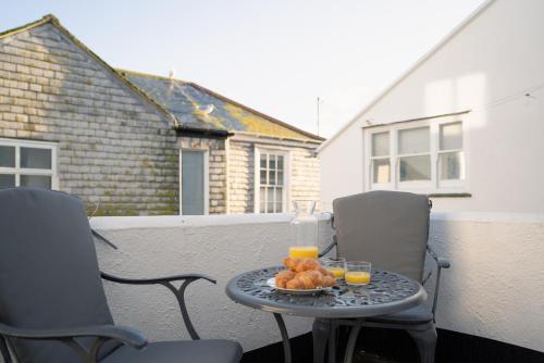 Picture of Beautiful Cottage With Terrace - Centre Of St Ives
