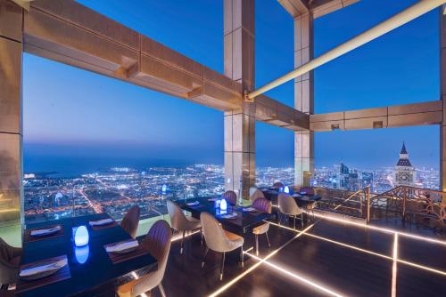 Restaurant, Gevora Hotel -Tallest 4-Star Hotel in the World in Dubai