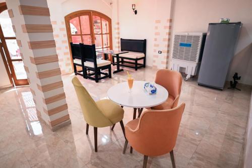 Facilities, Kana Kato in Aswan