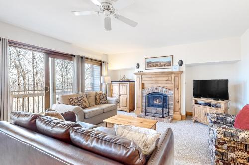 . Ski in Ski out Jay Village 422A