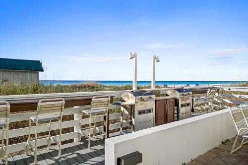 Surrounding environment, Emerald Towers by Panhandle Getaways in Destin (FL)