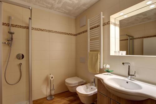 Bathroom, Appartements Hofer in Valle Aurina