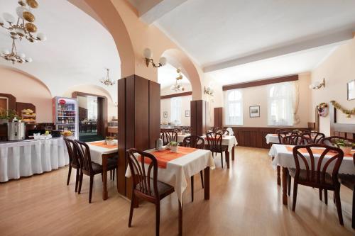 Hotel Roosevelt - image 6