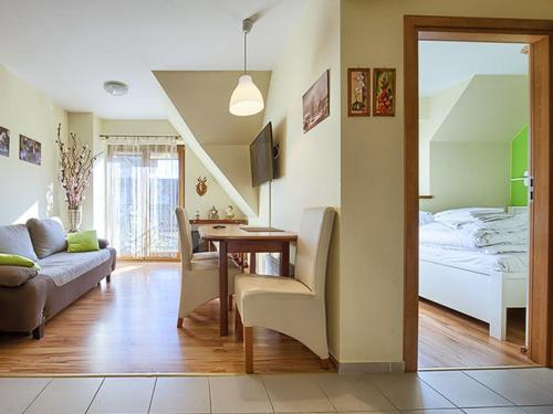 Apartment image 10