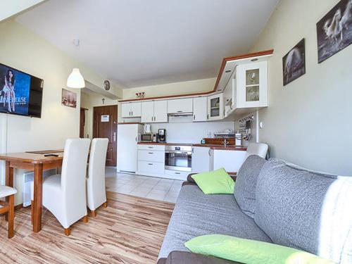 Apartment image 8