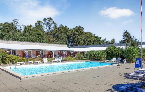 Swimming pool, Pet Friendly Apartment In Nex With Outdoor Swimming Pool in Snogebaek