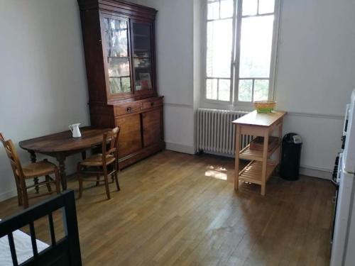 Appartement indépendant dans grande maison (Appartement independant dans grande maison) in Пуллі-сюр-Луар