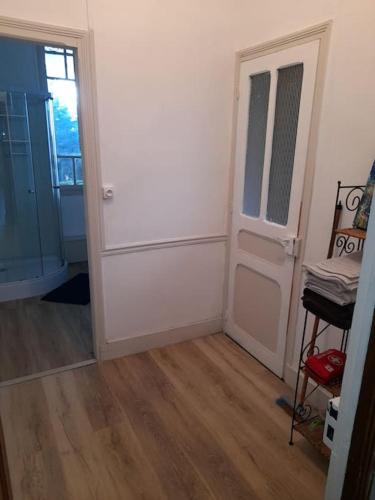Appartement indépendant dans grande maison (Appartement independant dans grande maison) in Пуллі-сюр-Луар