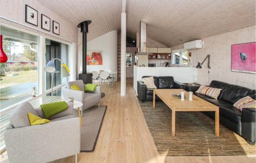  Awesome Home In Samsø With Kitchen in Kolby Kås