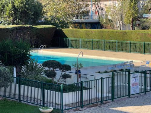 T2 avec Veranda et Piscine a Mandelieu La Napoule