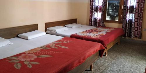 Goroomgo Gayatri Guest House Near Haridwar Railway Station