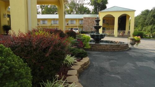 Golden Manor Inn & Suites - 숙소 외관