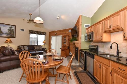 Seven Springs 1 Bedroom Premium Condo, Ski In Ski Out condo in Champion, USA