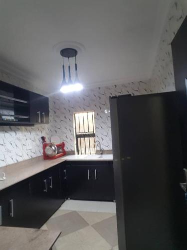 3JD Lavishly Furnished 3-Bed Apartment