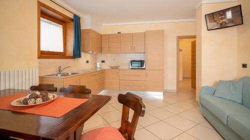 2 bedrooms, 4 beds