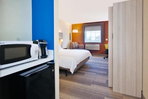 Holiday Inn Express Absecon-Atlantic City Area by IHG in Absecon, USA