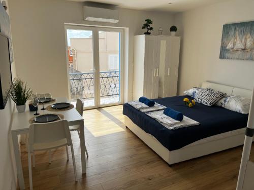 One-Bedroom Apartment image 10