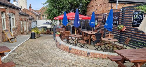 The Crosskeys Hotel - image 9