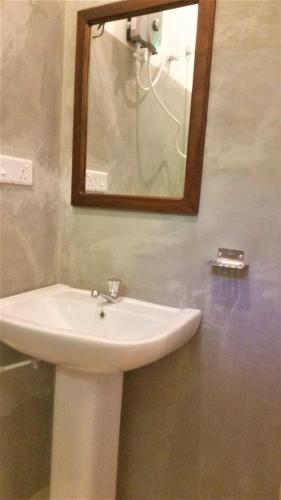 Double Room with Balcony (2 Adults + 1 Child) image 3