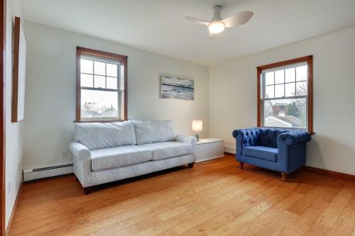 Comfy Tiverton Home Near Newport and Beaches!