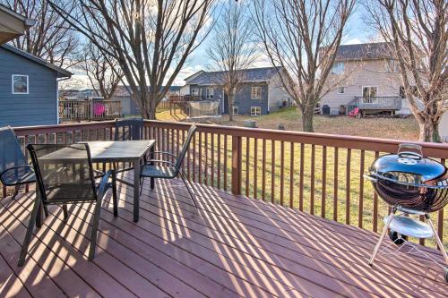 Altoona Home 11 Mi to Downtown Des Moines in Altoona, USA
