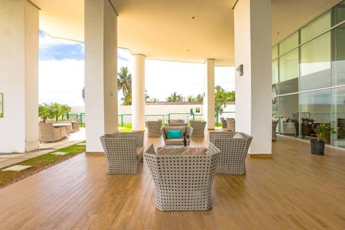 Beachfront 2BR Ocean view Balcony 3 Pools in Nueva Gorgona