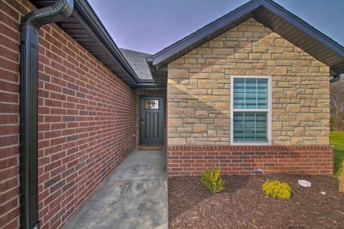 Charming Ozark Abode with Yard and Pool Access