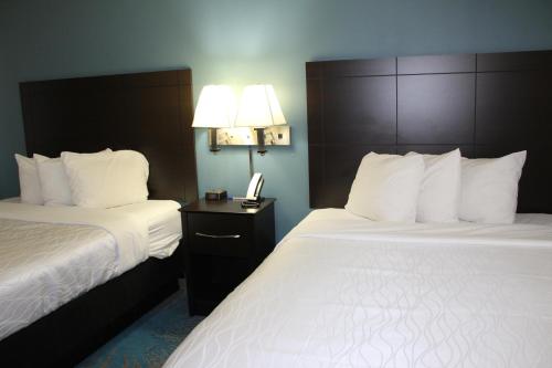 Reston Inn & Suites