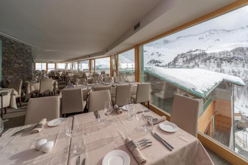 White Angel Hotel - image 8