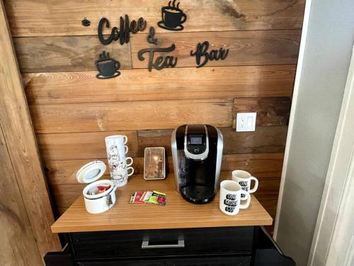 Cozy sanctuary minutes from the bay and beaches Cozy sanctuary minutes from the bay and beaches