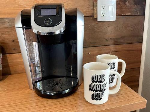 Cozy sanctuary minutes from the bay and beaches Cozy sanctuary minutes from the bay and beaches