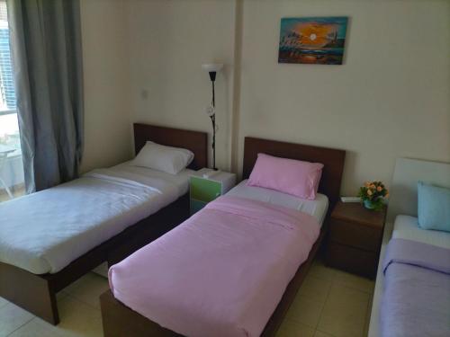 Amazing apartment 2 bed rooms in Tecom 6 pax, Dubái (foto 8)