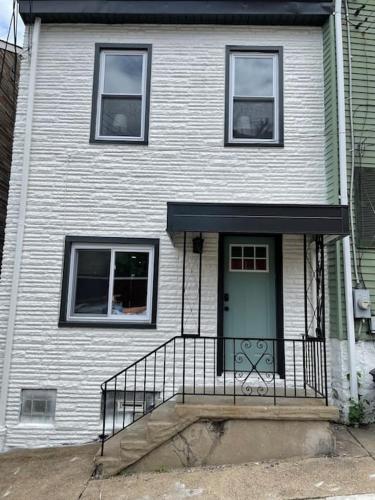 Hip and Bright Lawerenceville 2 Bed Easy Parking