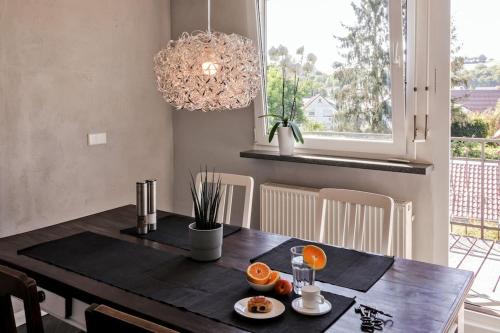 ห้องครัว, Charmante, großzügige Ferienwohnung Villa Fleurie (Charmante, großzugige Ferienwohnung Villa Fleurie) in เบรตเทิน