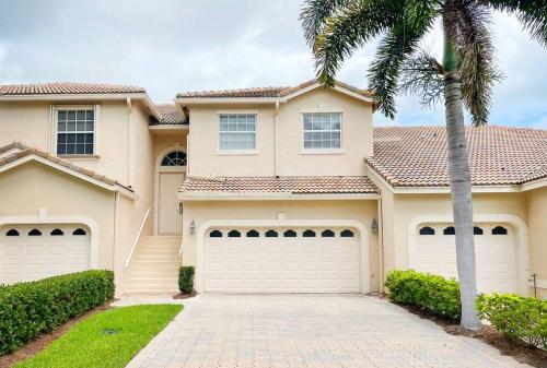 PGA/Spacious 3 BR with lake view in Carlton, Vereinigte Staaten von Amerika