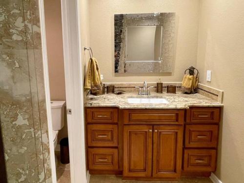 Mountain Luxury & Views Galore Near Palmer Lake in Larkspur, USA