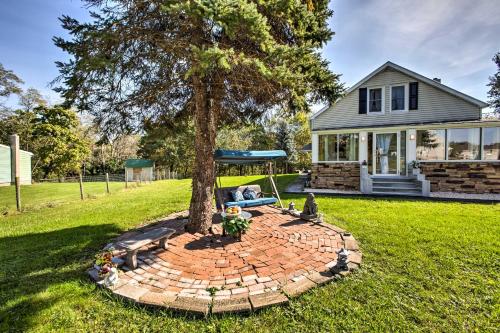 Retreat with Pool and Sauna - 5 Mins to Hershey Park! - image 2