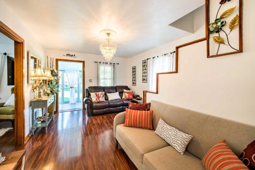 Spacious Retreat with Pool about 2 Mi to Hershey Park! in Hummelstown, USA