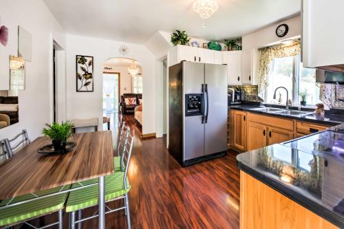 Spacious Retreat with Pool about 2 Mi to Hershey Park! in Hummelstown, USA